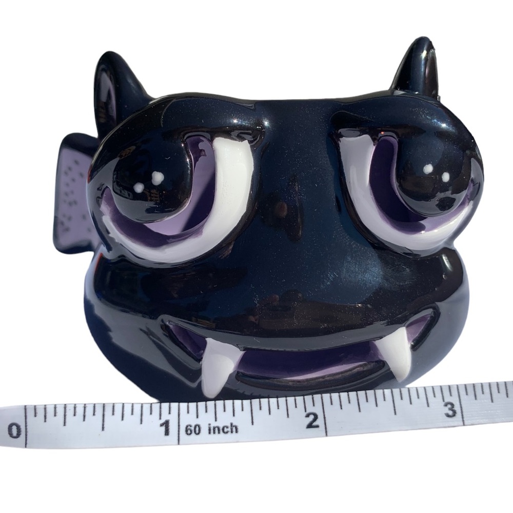 💯 Russ! Ceramic bat votive 👻👻